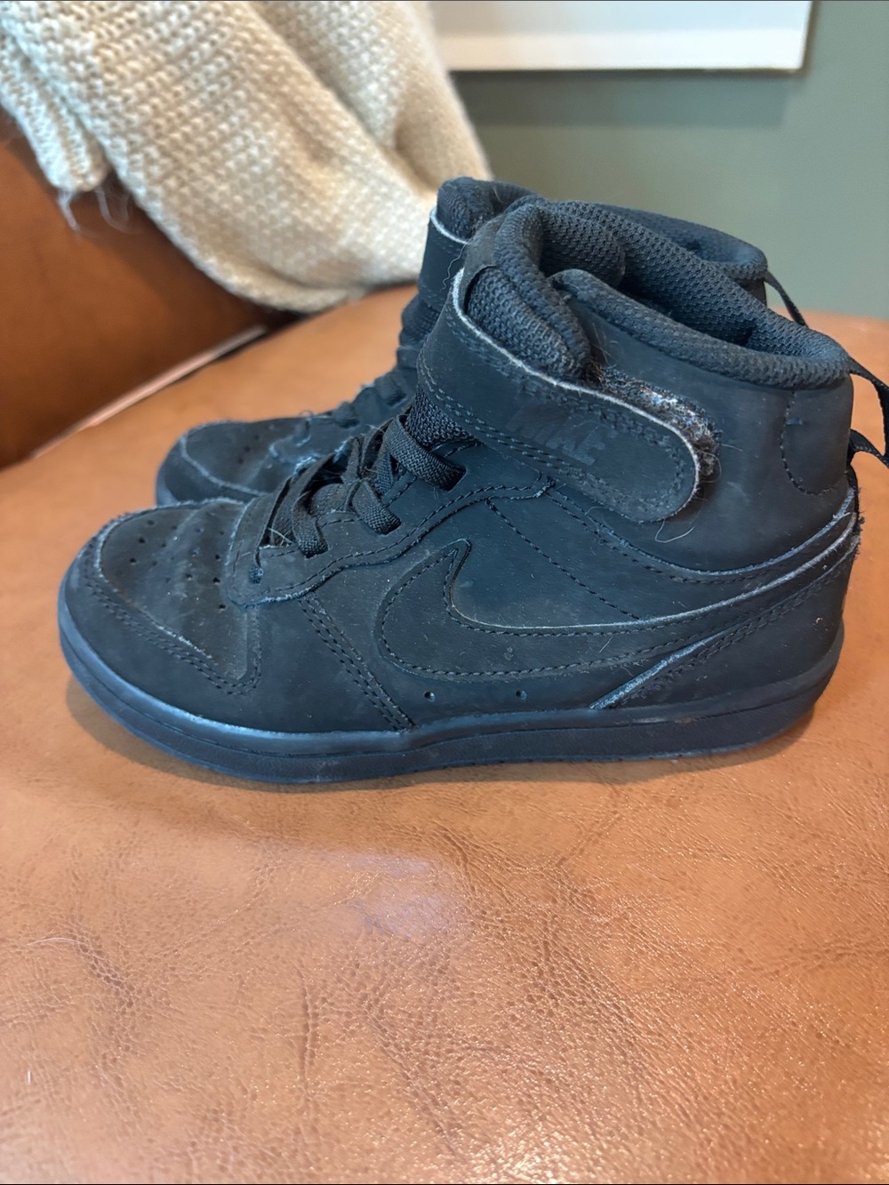 Nike Kids Borough 2 Sneakers